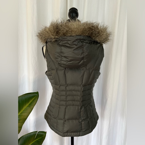 Eddie Bauer Minimal Down Vest - Picture 3 of 9